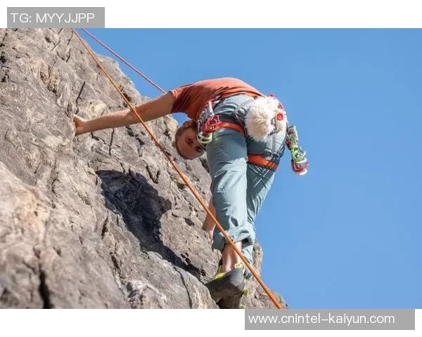 南京攀岩队中路突破革新引领攀岩运动新潮流与新风尚