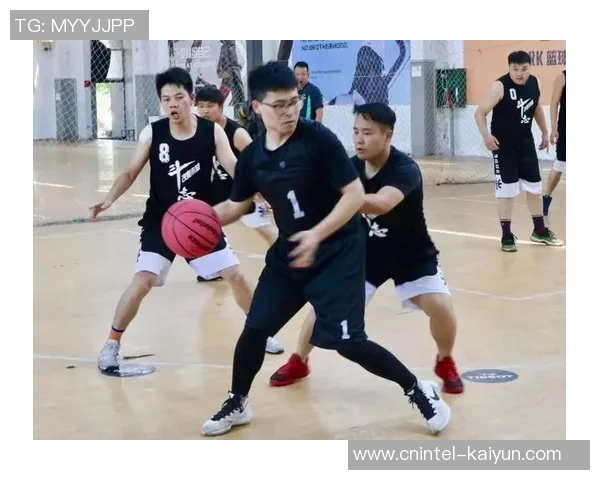 成都篮球队的团队协作揭秘：如何在赛场上实现完美配合与默契合作